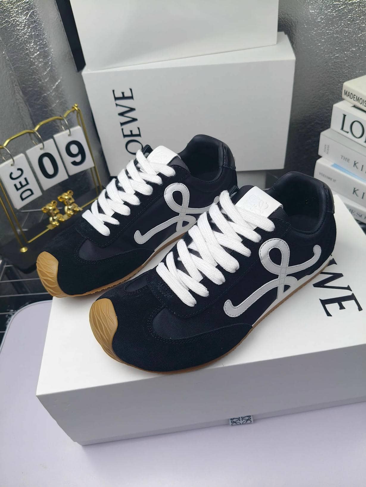 Loewe classic Sneaker 2-006